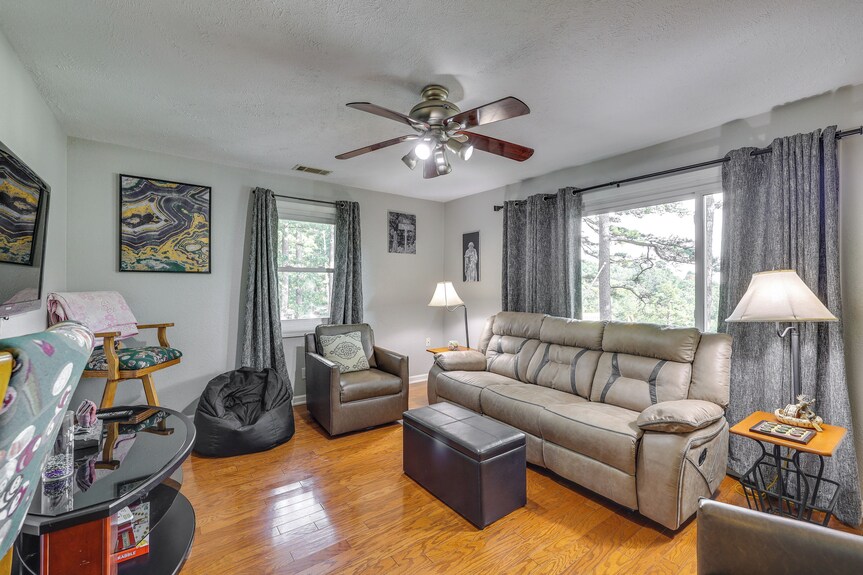 4 Mi To Dtwn! Ozarks Hideaway W/ Furnished Deck - Eureka Springs, AR