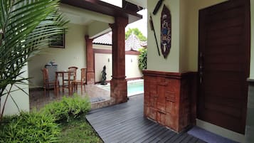 Bureau, Wi-Fi gratuit, draps fournis