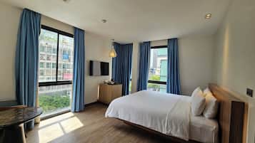 Deluxe Room, Corner | City view