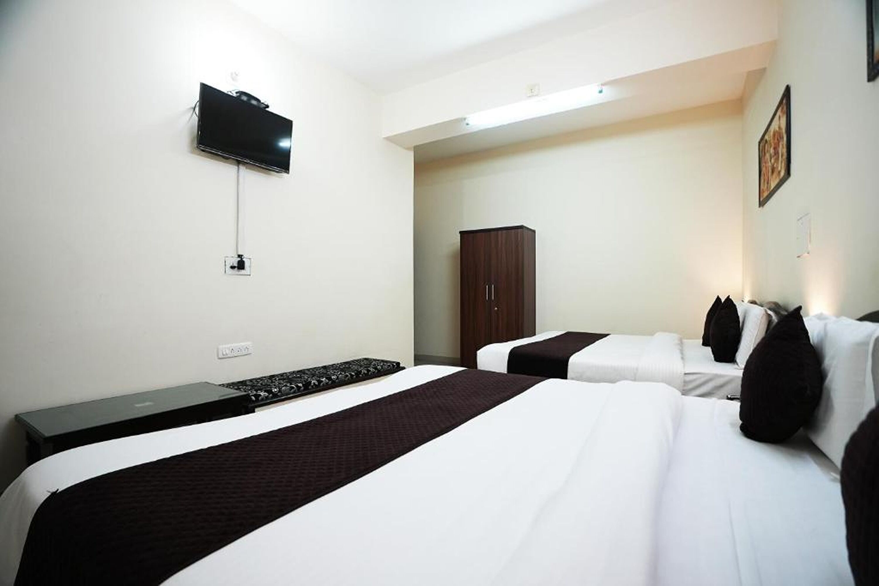 Photo - Hotel Lotus Inn near Udaipur City Railway Station