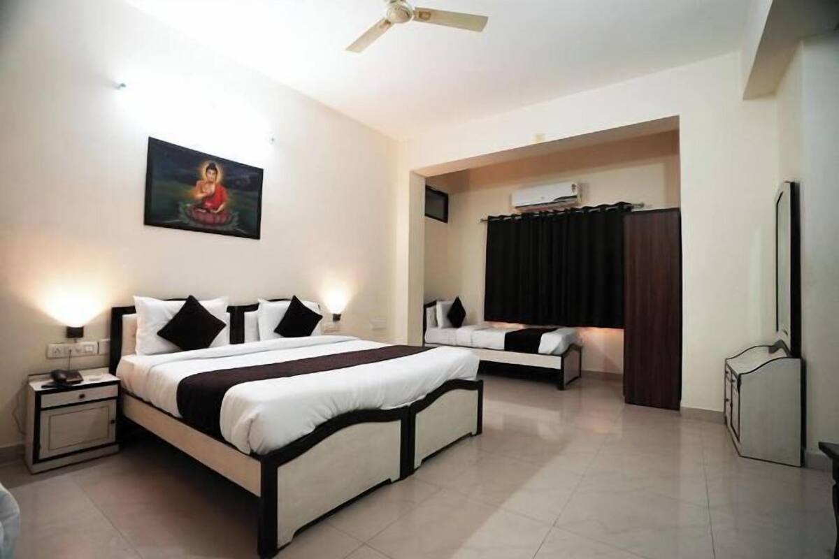 Desk, rollaway beds (surcharge), WiFi (free), bed sheets