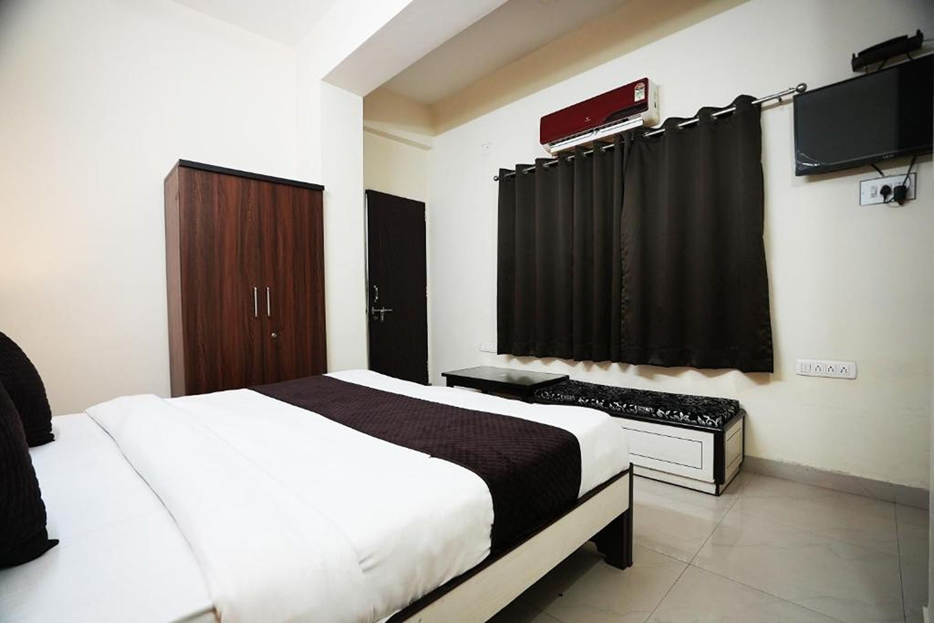Photo - Hotel Lotus Inn near Udaipur City Railway Station
