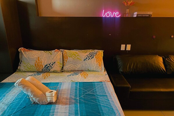 Desk, free WiFi, bed sheets