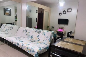 Deluxe-Vierbettzimmer | Schreibtisch, kostenloses WLAN, Bettwäsche