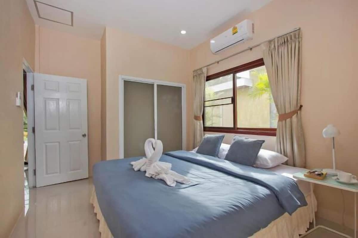 1 bedroom, minibar, desk, free WiFi