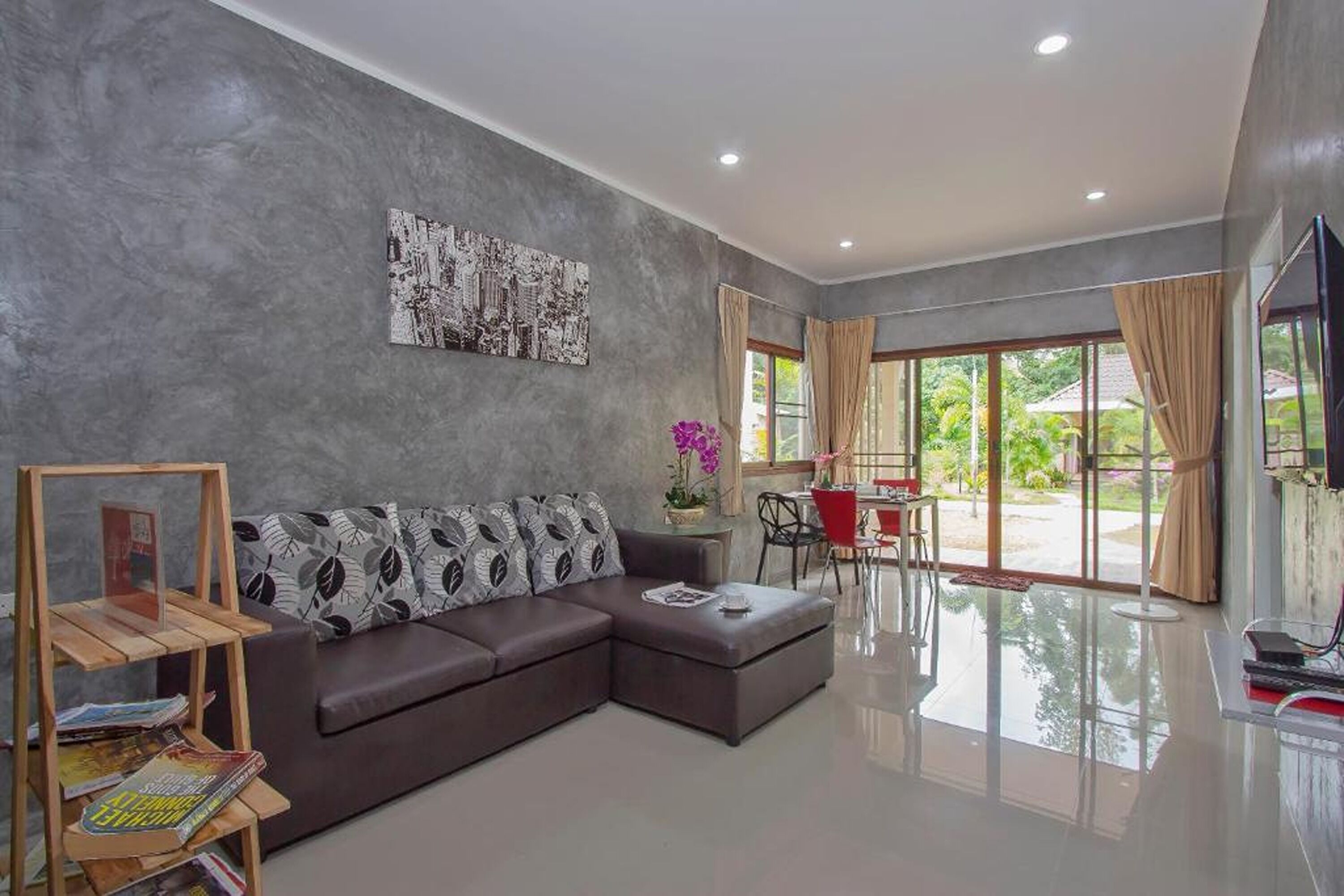 Family Bungalow | Minibar, desk, free WiFi, bed sheets