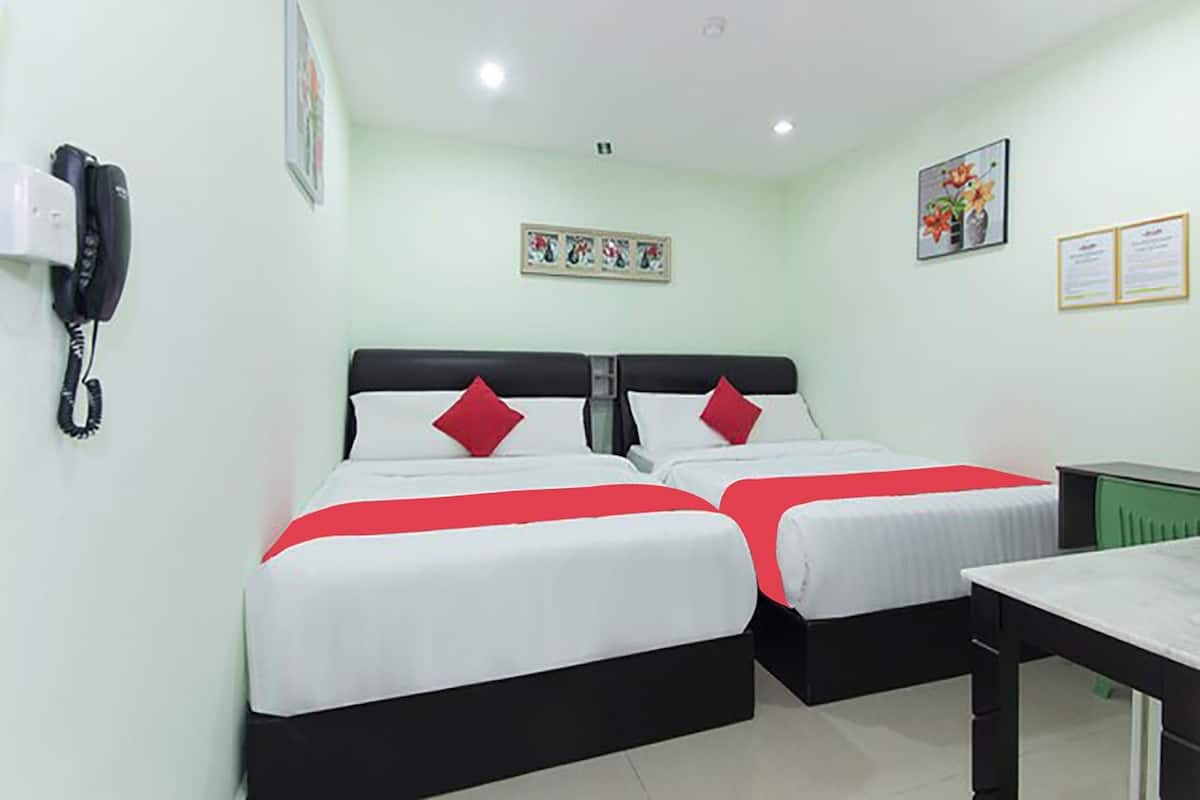 Family Suite | Desk, free WiFi, bed sheets