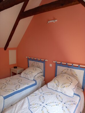 2 bedrooms, iron/ironing board