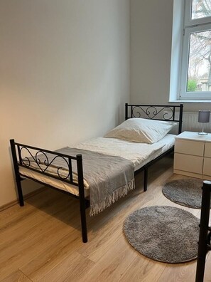 3 bedrooms, free WiFi, bed sheets
