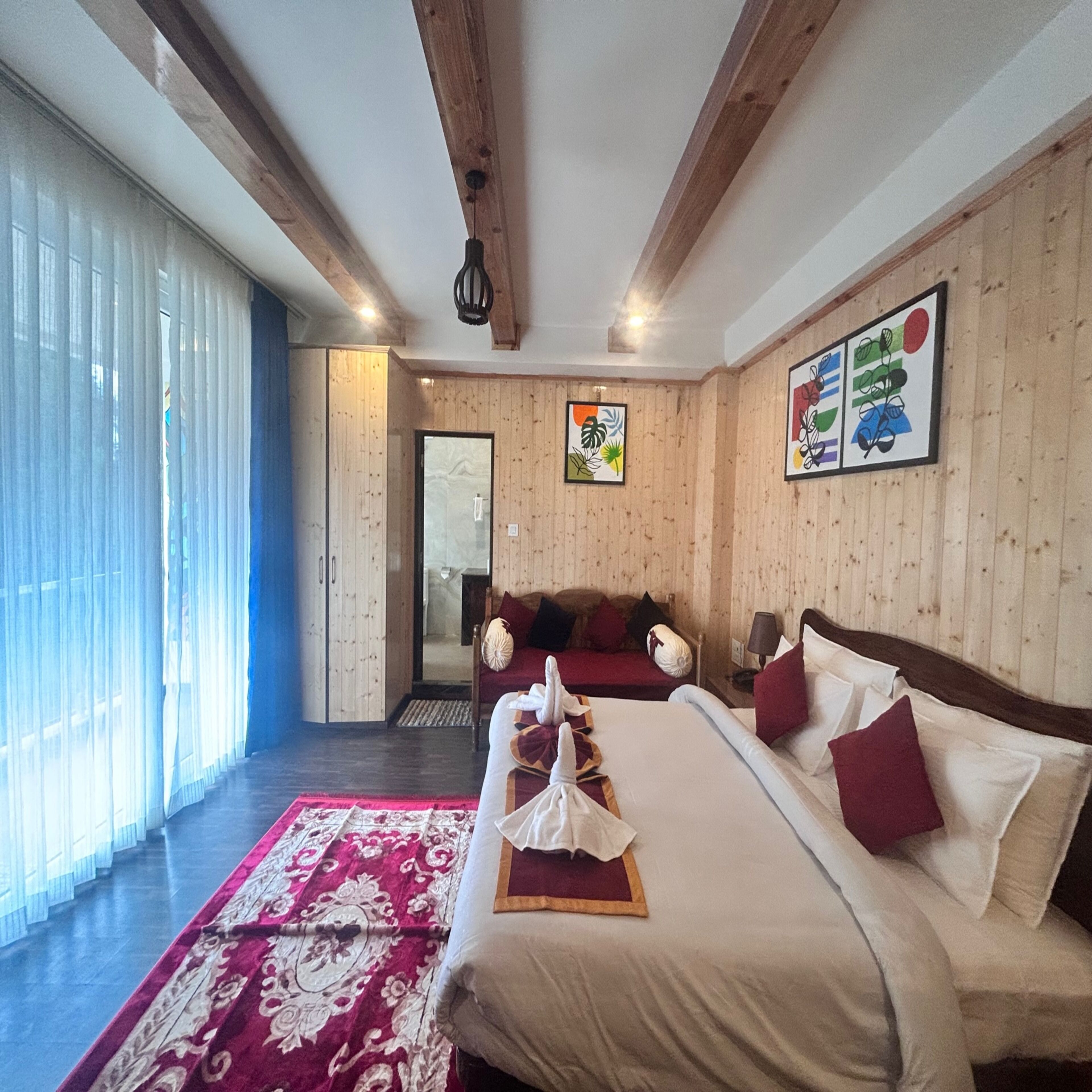 Premium Room with Mountain & Forest View | Soundproofing, bed sheets