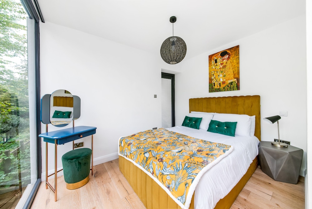 The Keep, Luxury Detached Woodland View Retreat in Cragg Vale,near