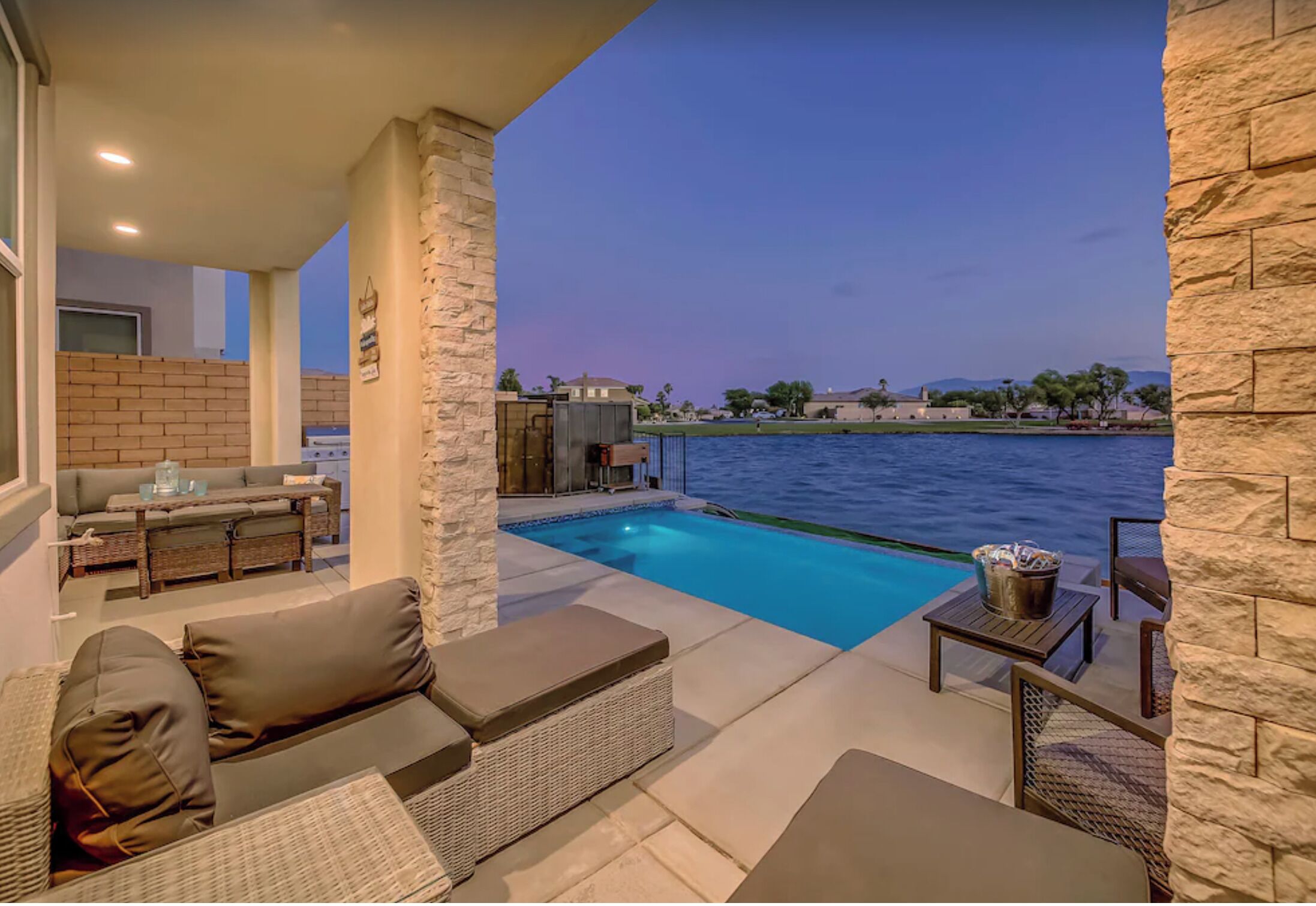 Ulkouima-allas, lämmitetty uima-allas