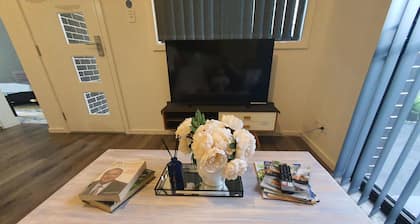 Modern 2BR home| Private| Luxury | Oran Park Stay
Free Parking | Free Wi-Fi