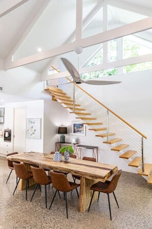 Dining - *Port Beach House 4* (Port Douglas)