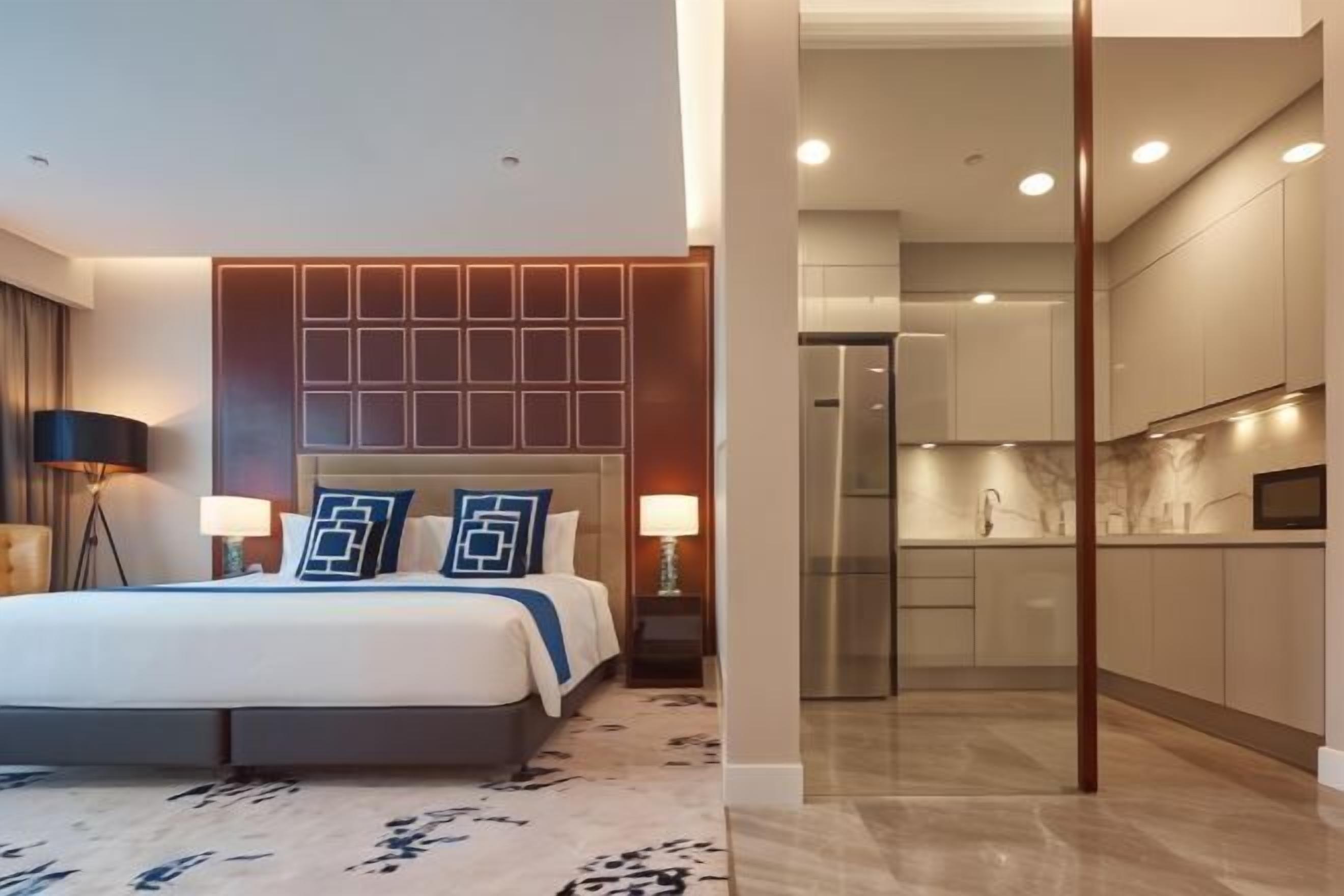 Premium bedding, down duvets, in-room safe, desk