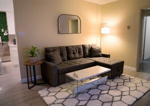 Smart TV - Modern home in heart of Alhambra-10 min from LA (Alhambra)