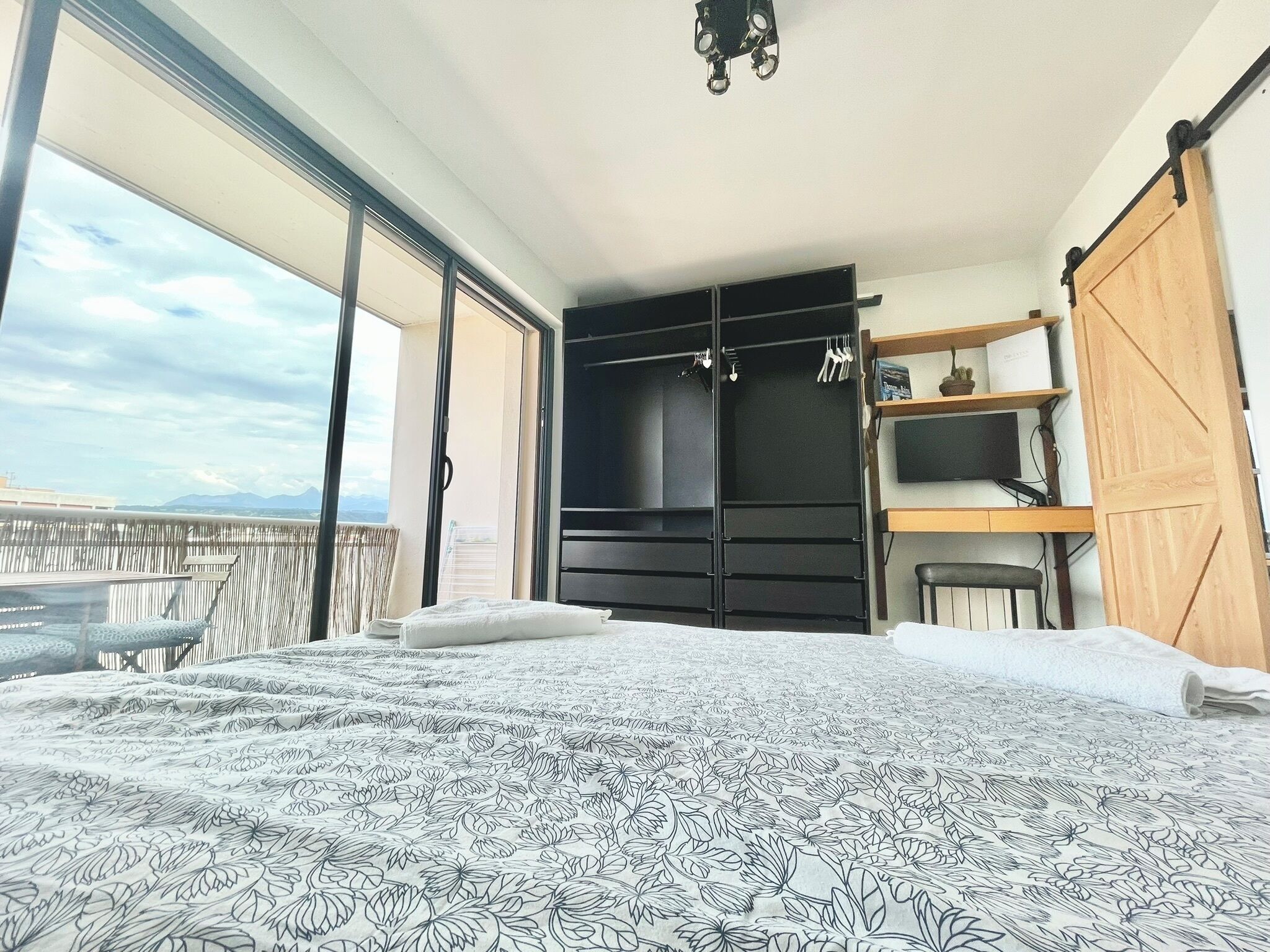 2 habitaciones, escritorio, wifi gratis y ropa de cama 