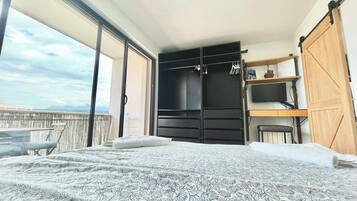 2 habitaciones, escritorio, wifi gratis y ropa de cama