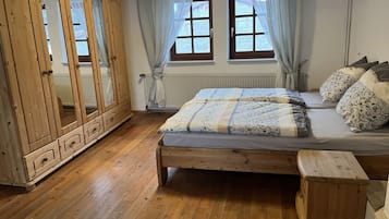 3 Schlafzimmer, Schreibtisch, WLAN, Bettwäsche