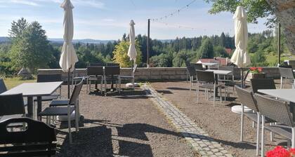 Vacation home dream location with panoramic views. No through traffic/private property