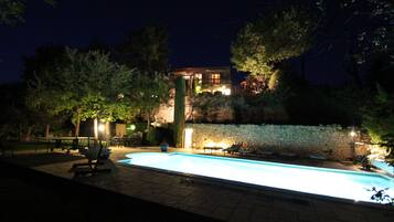 Piscine extérieure, piscine chauffée