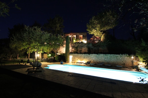 Outdoor pool, a heated pool - Air-conditioned luxury farmhouse, heated swimming pool, sports hall, billiards and table soccer, (Robion)