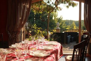 Outdoor dining