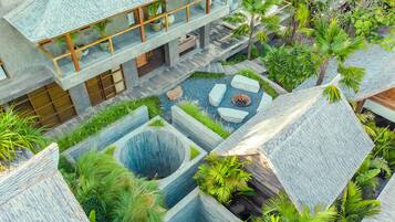 3 outdoor pools, sun loungers