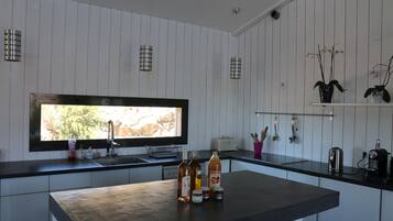 Réfrigérateur, micro-ondes, four, lave-vaisselle