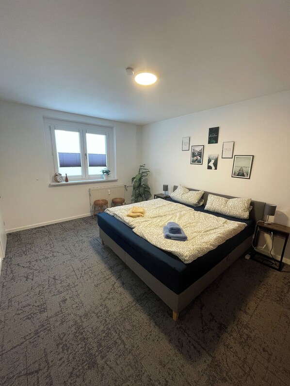 2 habitaciones, tabla de planchar con plancha y wifi gratis
