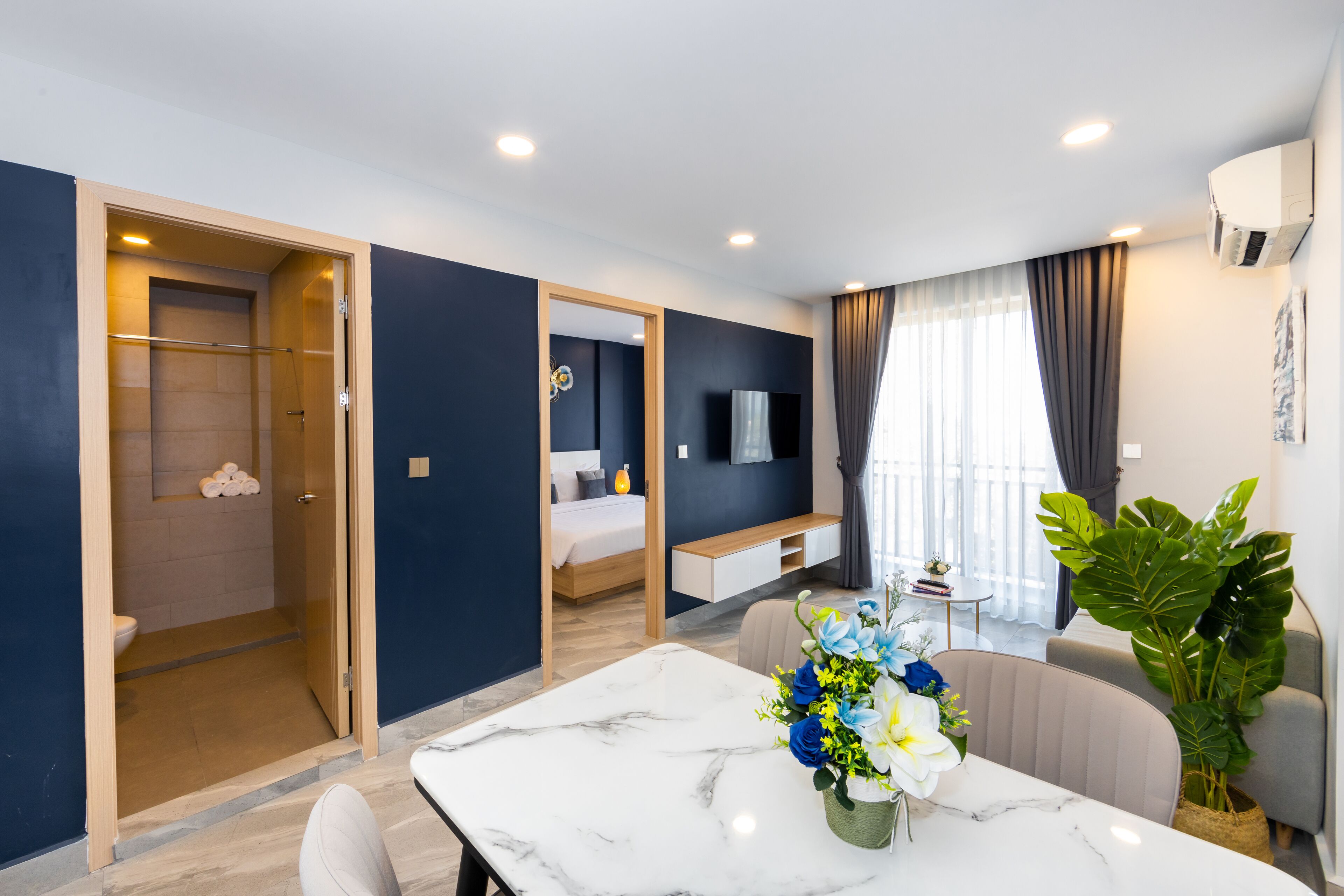 Suite estudio familiar, 1 habitación | Minibar, escritorio, espacio para trabajar con un portátil y wifi gratis