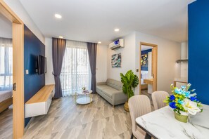 Suite estudio familiar, 1 habitación | Minibar, escritorio, espacio para trabajar con laptop y wifi gratis 