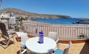 Outdoor dining - Apartment Horizon first line of sea large terrace and panoramic sea view (Los Cristianos)