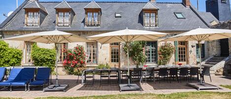 屋外ダイニングエリア