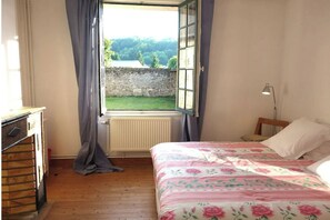 9 bedrooms, WiFi