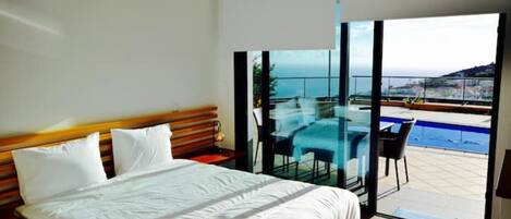 4 Schlafzimmer, Schreibtisch, Bügeleisen/Bügelbrett, Reisekinderbett