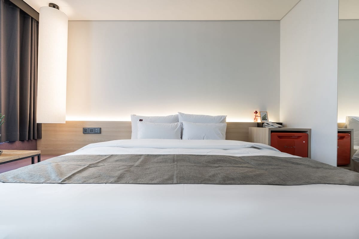 Habitación doble Deluxe | Caja de seguridad en la habitación, cortinas blackout y wifi gratis
