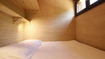 2 chambres, fer et planche à repasser