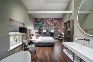 Quarto casal lua de mel | Edredons de pluma, cofres nos quartos, individualmente decorados