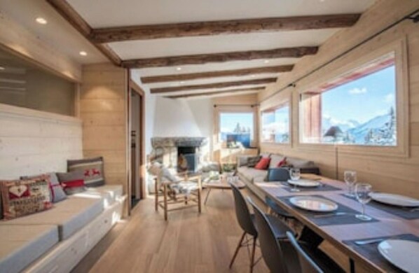 TV, fireplace, DVD player