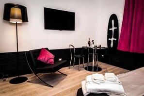 2 bedrooms, WiFi, bed sheets - In the heart of Rome, refined environments, sauna and relaxation (Roma)