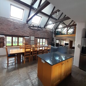 Dining - Spacious Converted Barn on a Flower Farm, Devon Countryside, Family Friendly (Kentisbeare)