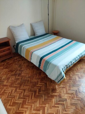 2 bedrooms, iron/ironing board, free WiFi, bed sheets