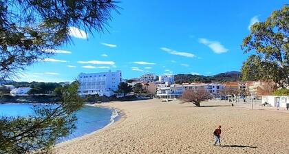 Wohnung mit Meerblick, Haustiere erlaubt und Parkplatz in Llançà