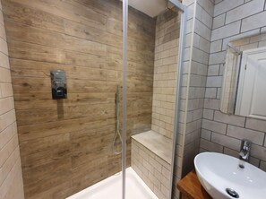 Douche, douche cascade, articles de toilette (gratuits)