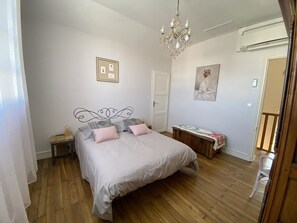 3 Schlafzimmer, Bügeleisen/Bügelbrett, Reisekinderbett, kostenloses WLAN