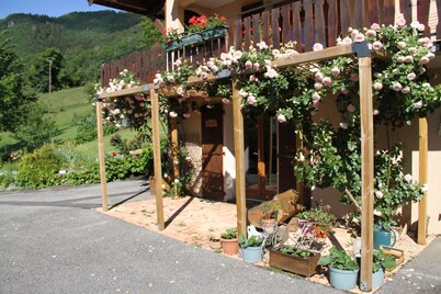 Apartment in the mountains and near Lake Annecy