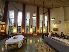 家庭客房 | 起居區