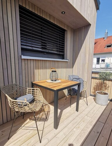 Beautiful apartment with balcony just a few minutes' walk from the lake