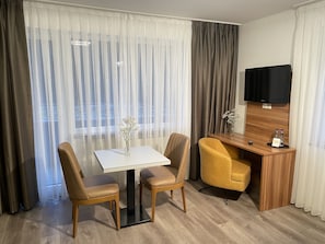 豪華客房 | 熨斗/熨衫板、免費 Wi-Fi、床單